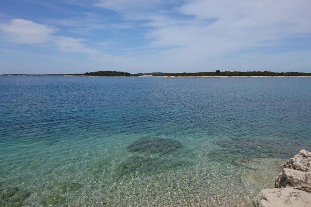 Apartment Vesna For 2, Free Parking And Wi-Fi Pula Extérieur photo