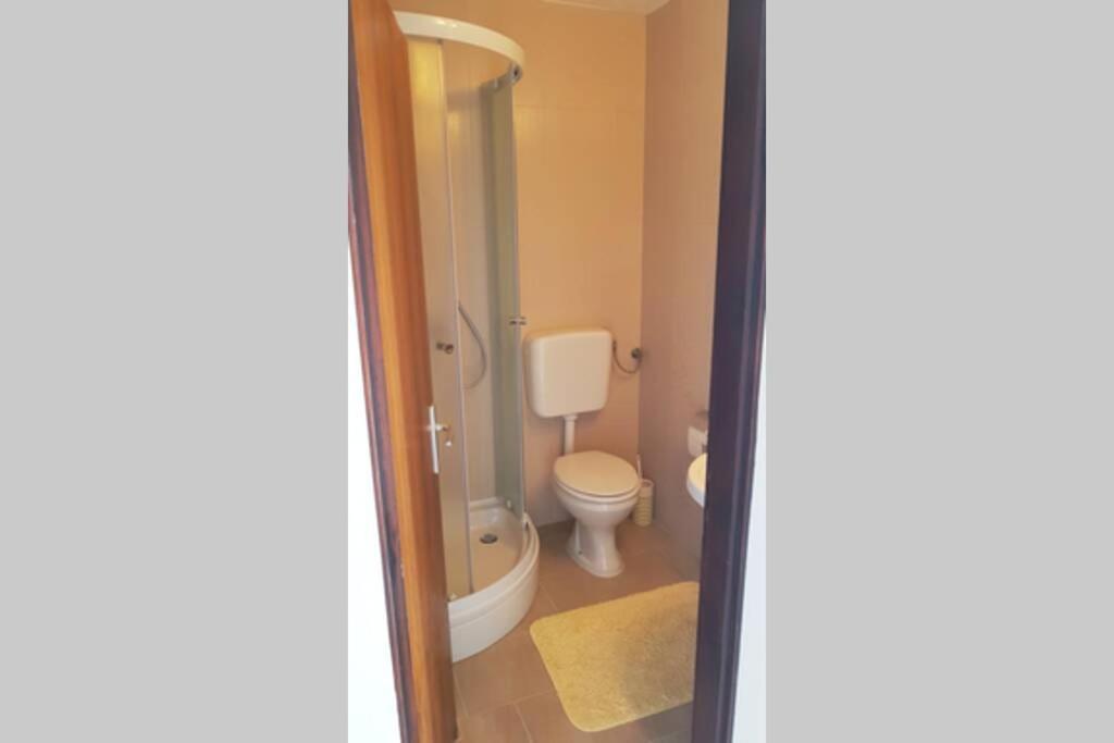 Apartment Vesna For 2, Free Parking And Wi-Fi Pula Extérieur photo